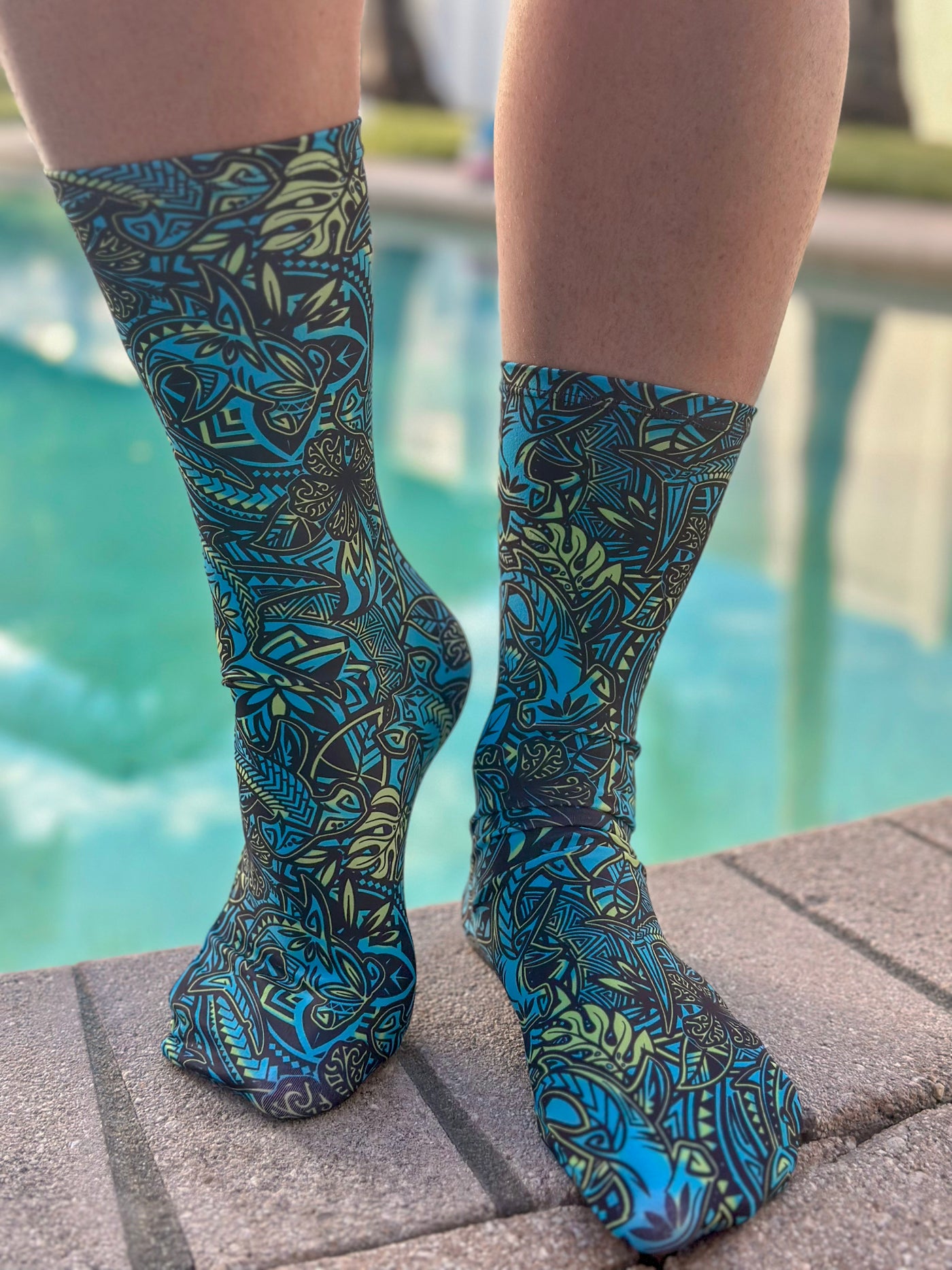 Eco-friendly Hammerhead Hibiscus Dive Socks
